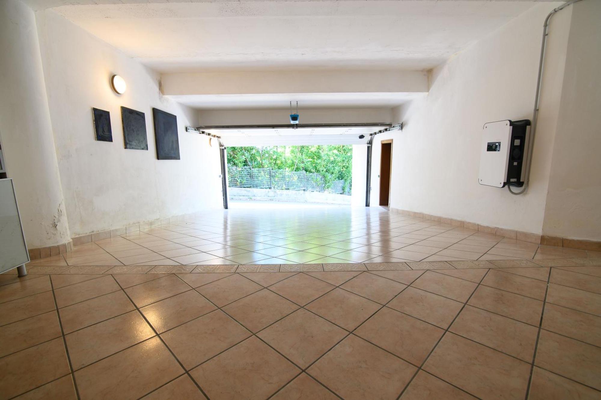 Panoramica Con Giardino A Villa *