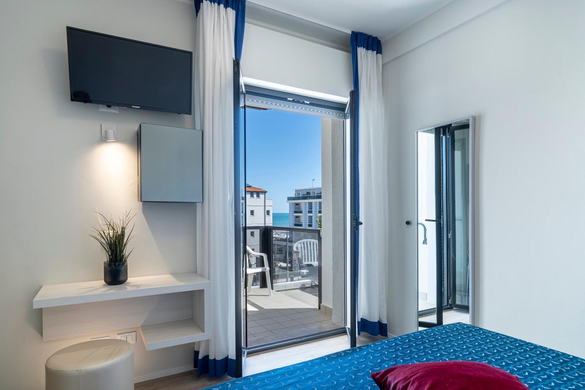 2000 Hotel 3*
