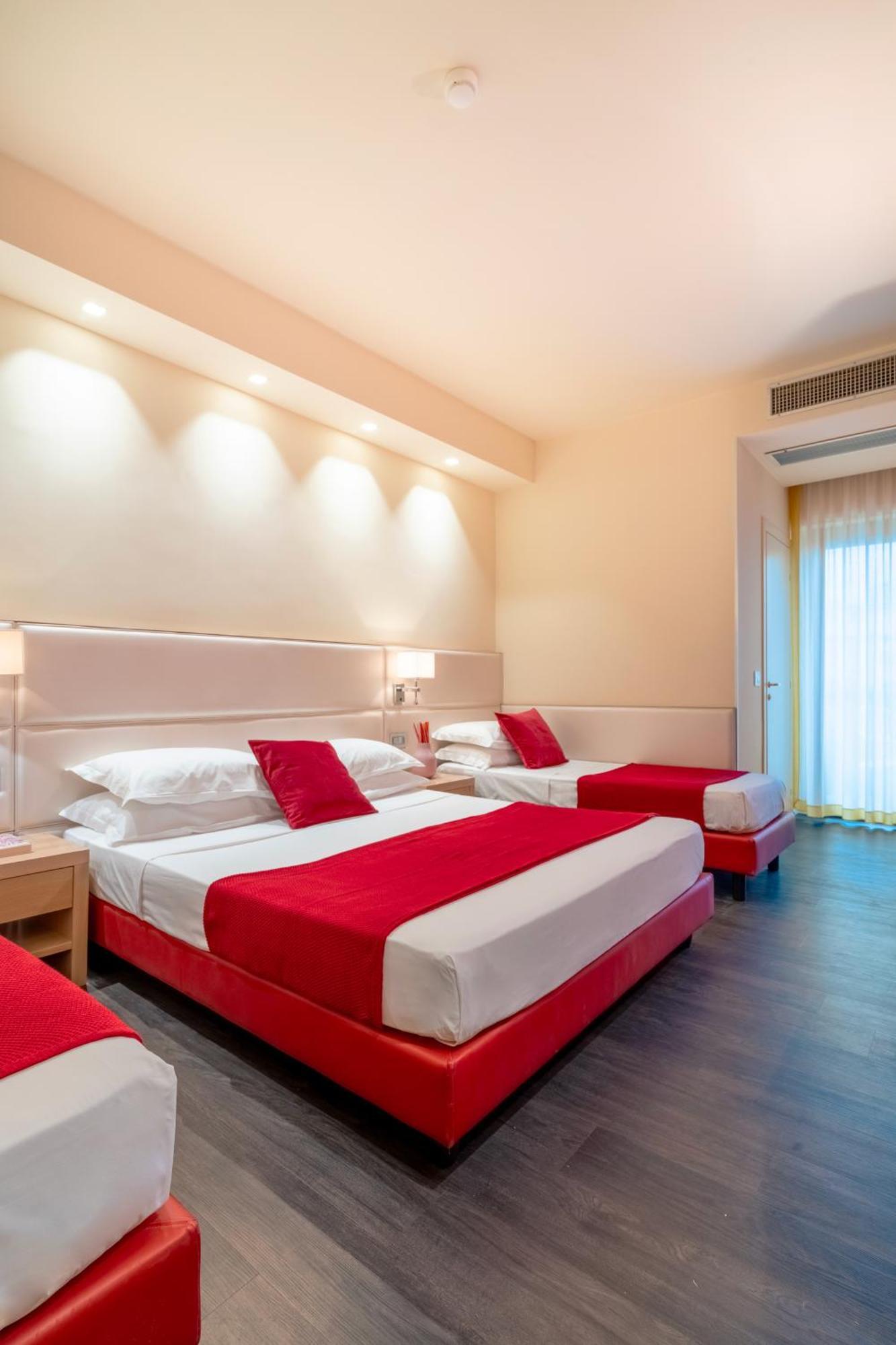 2000 Hotel 3*