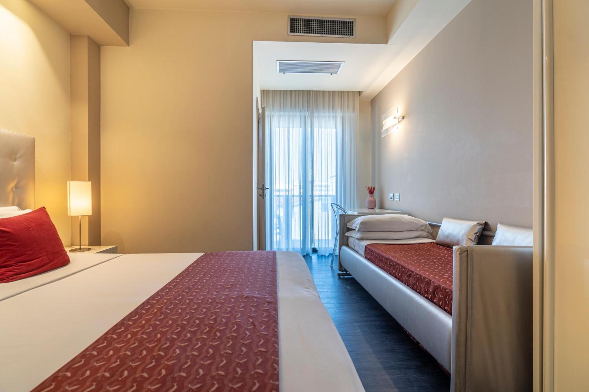 Hotel 2000 3*