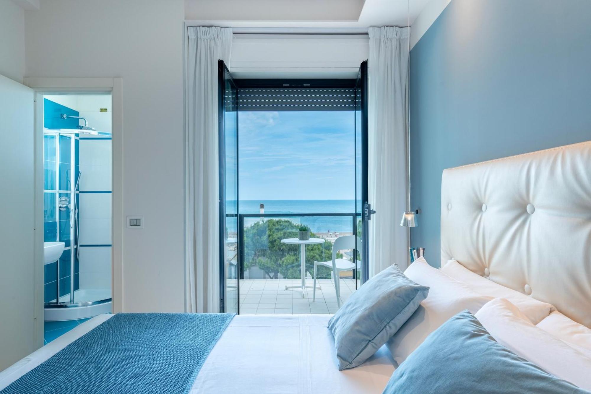 2000 Hotel 3*