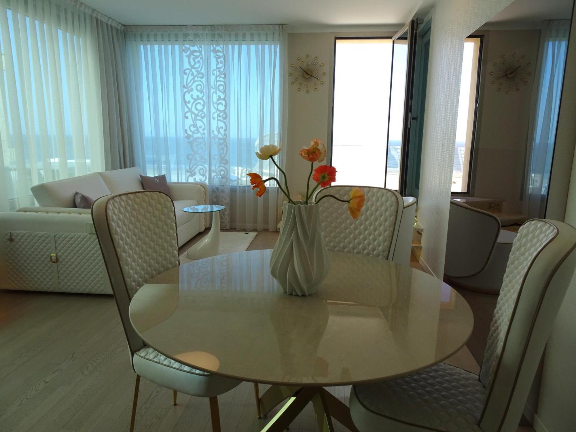The Promenade Luxury Wellness