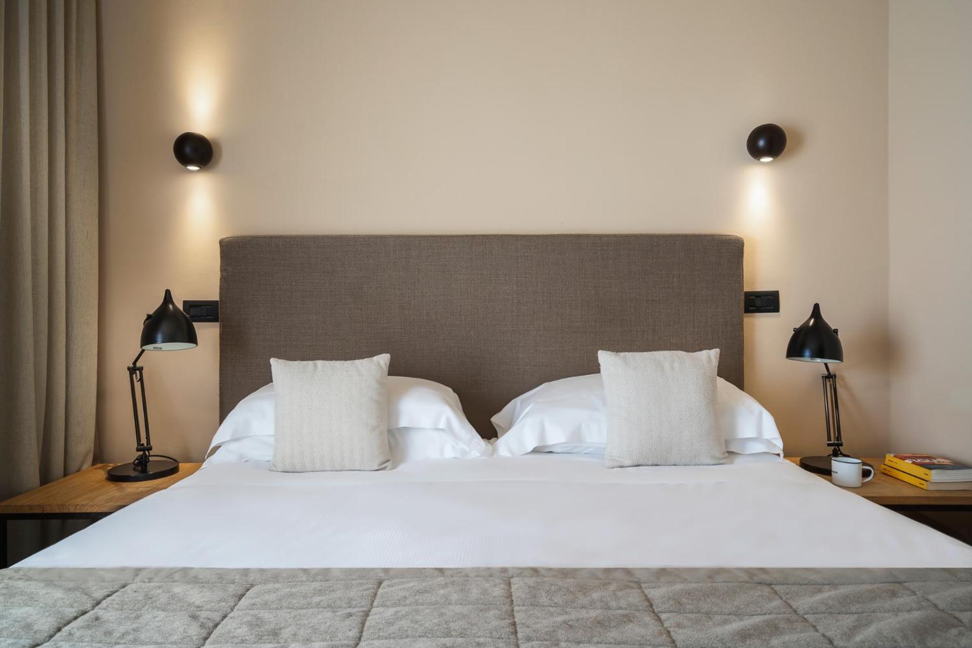 Hotel Select & -