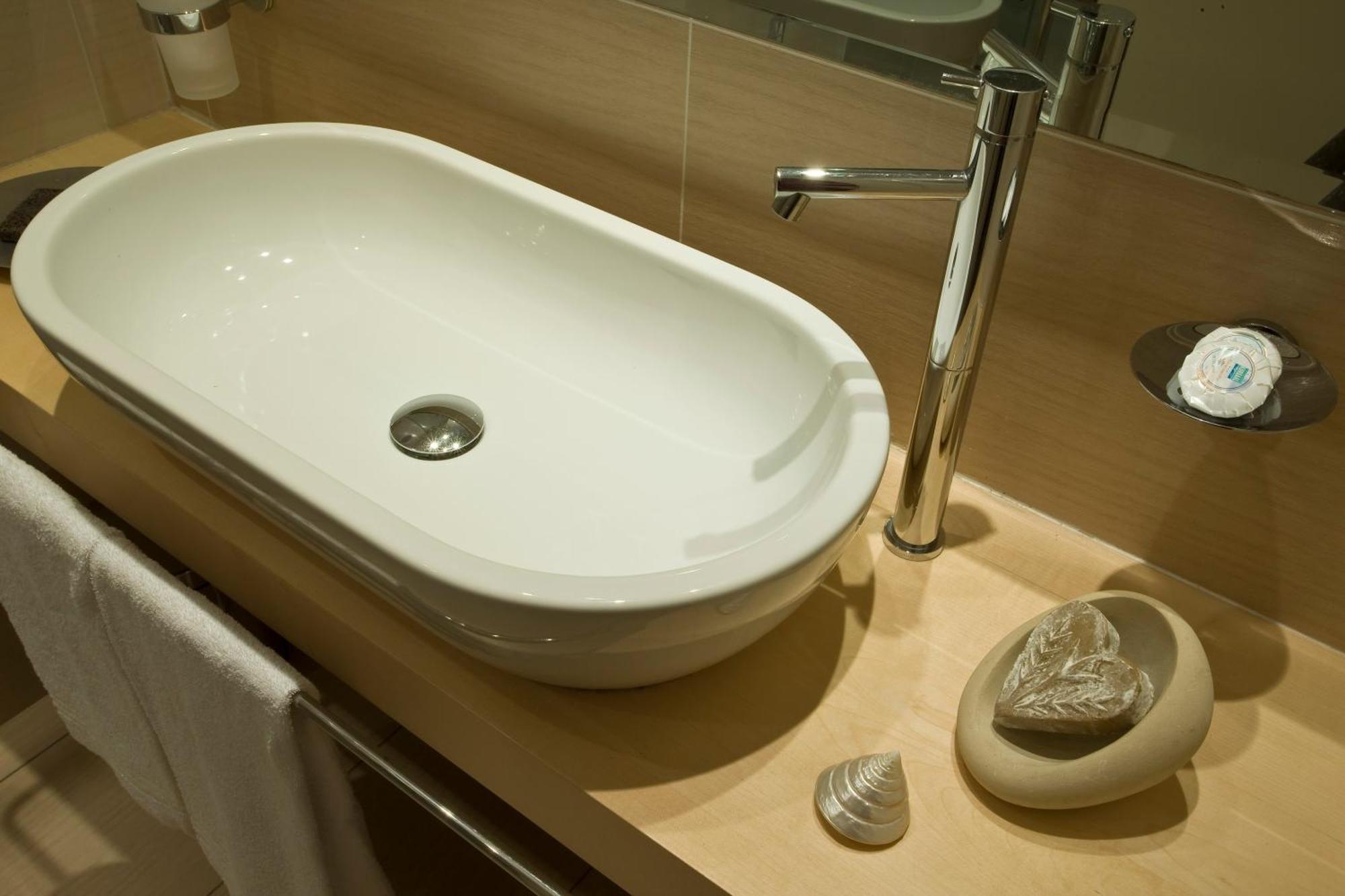 Hotel Kursaal - Fronte Mare Con Piscina 3*