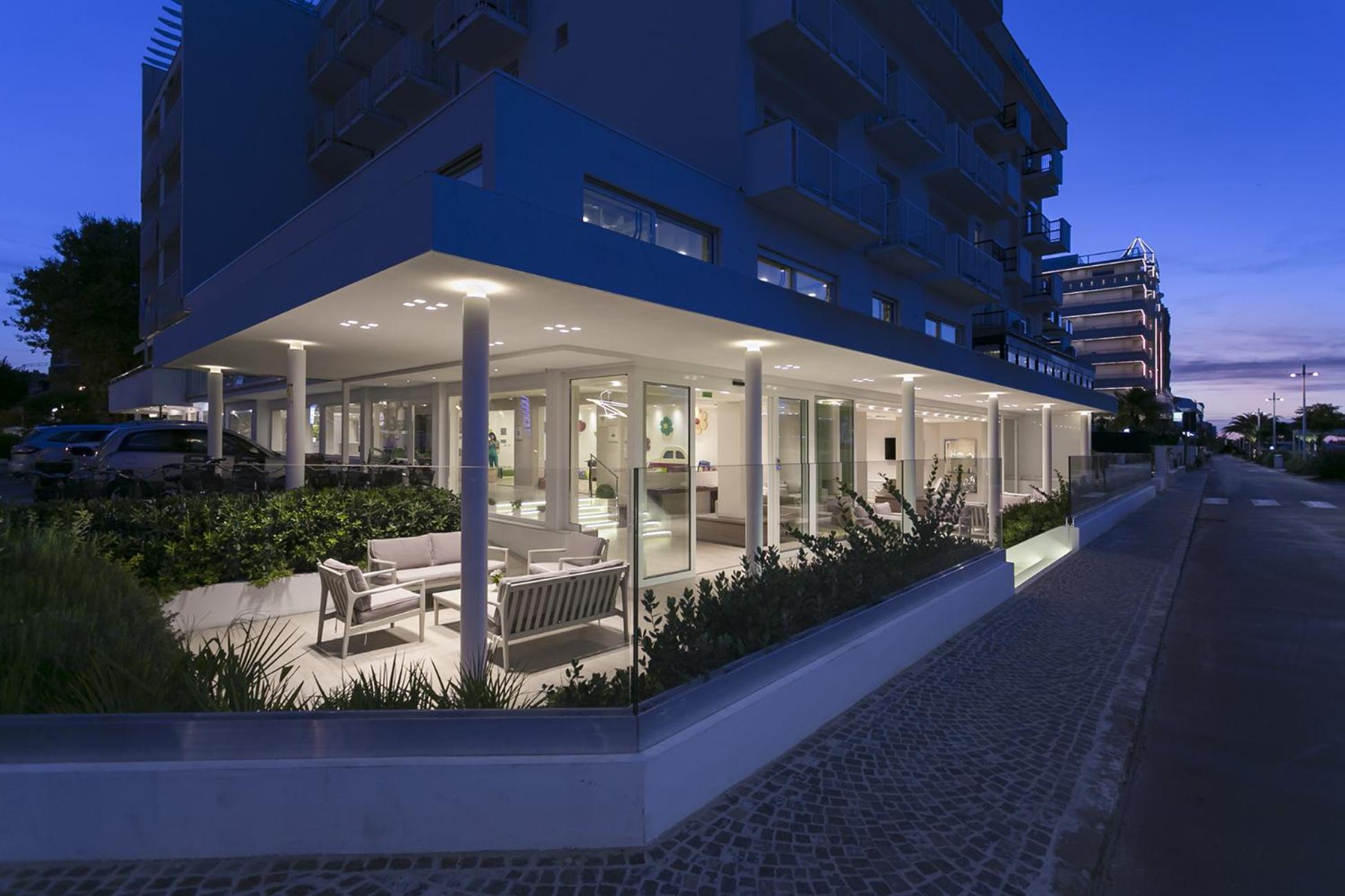 Kursaal - Fronte Mare Con Piscina Hotel