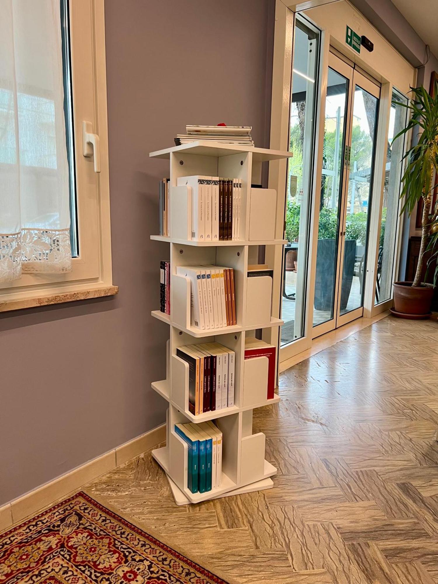 Hotel Morri - Il Biblihotel Riccione