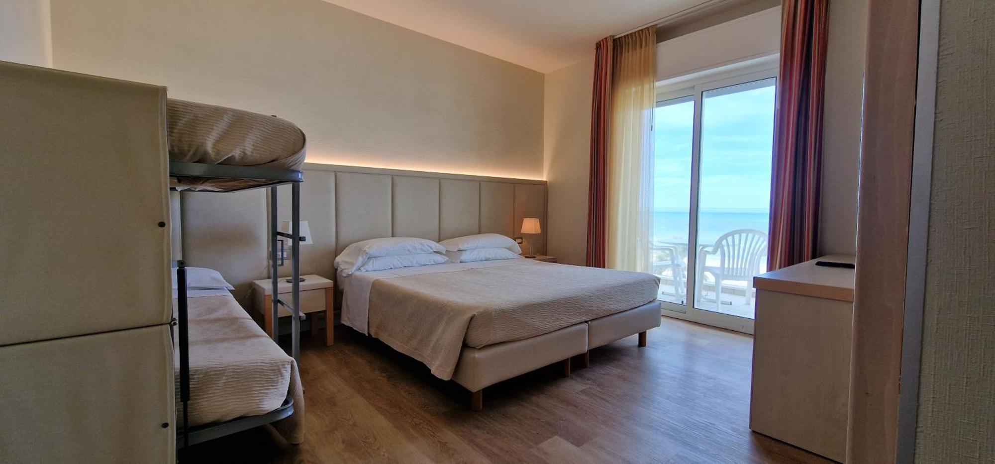 Kursaal - Fronte Mare Con Piscina Hotel 3*
