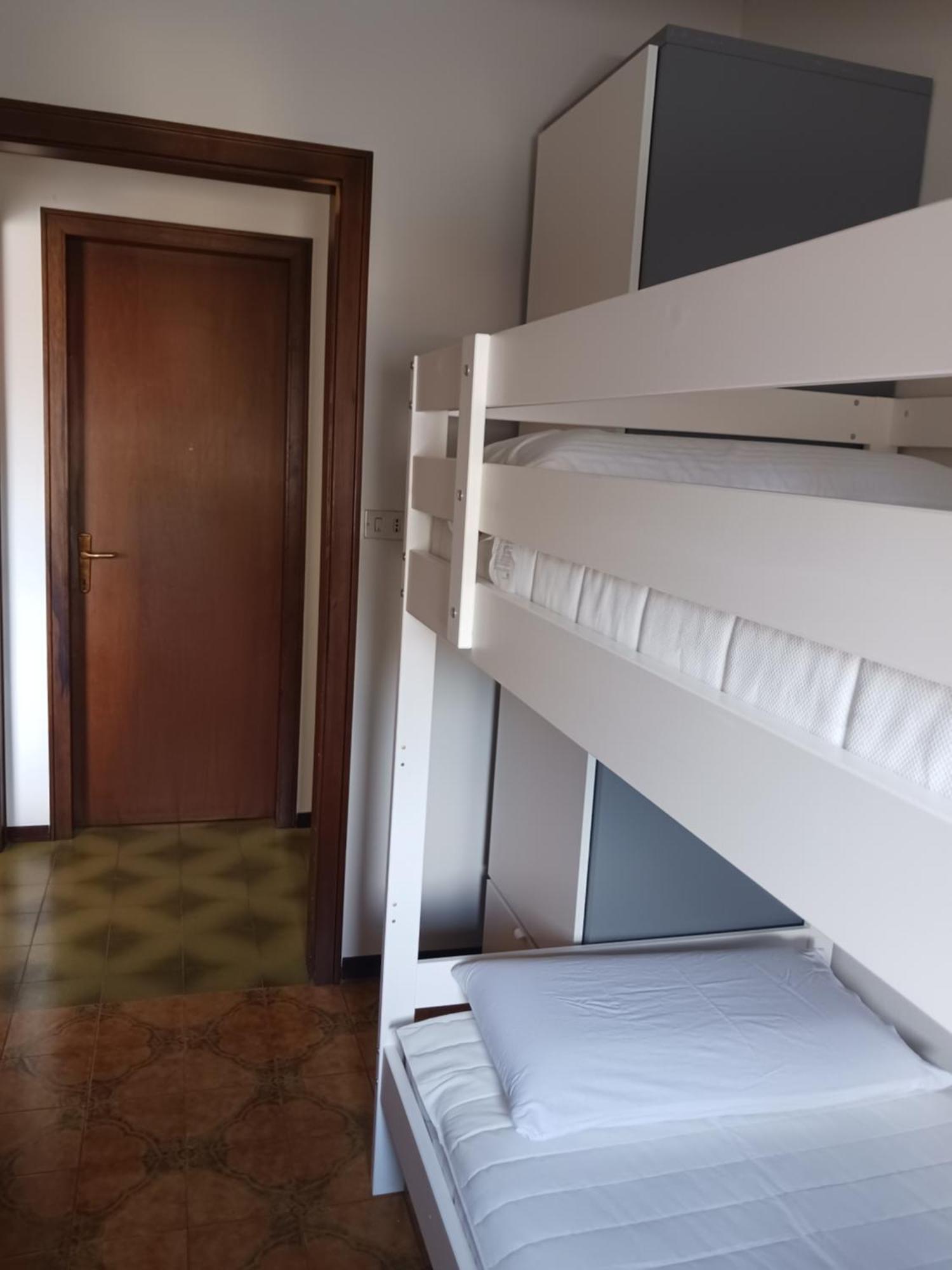 Apartment Alba Trilocale Vista Mare - 2 Da Letto *