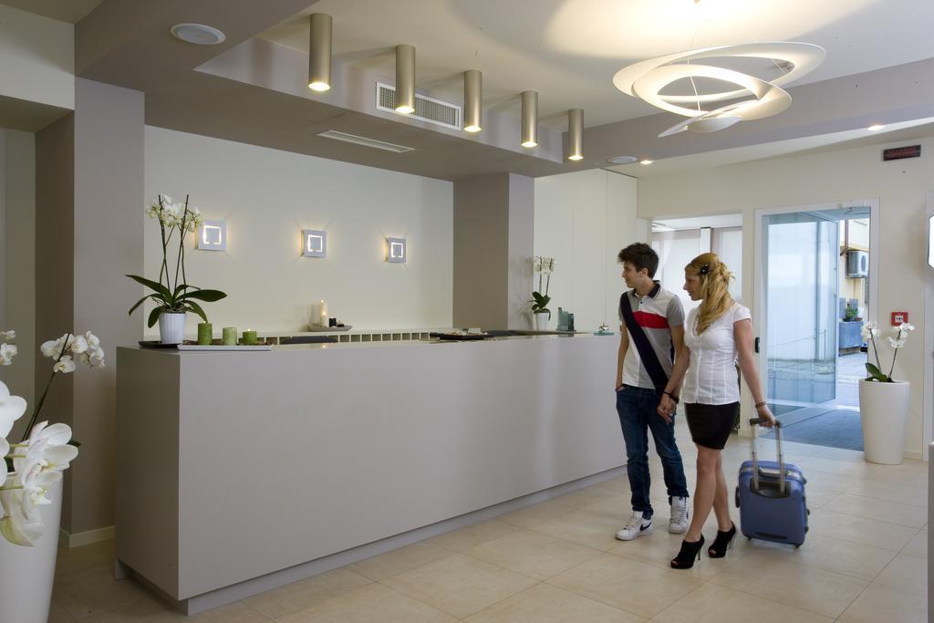 Hotel Consuelo 2*