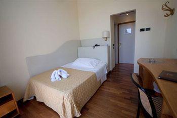 Hotel Kursaal - Fronte Mare Con Piscina