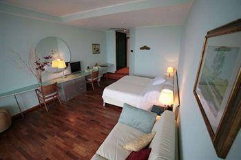 Hotel Kursaal - Fronte Mare Con Piscina Riccione