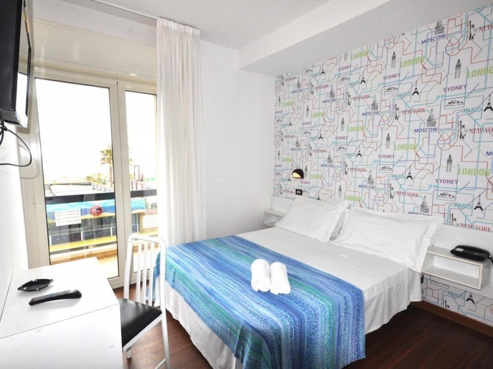 Adelphi Hotel