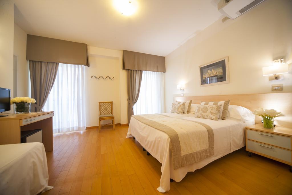 Hotel Mon Cheri 3*