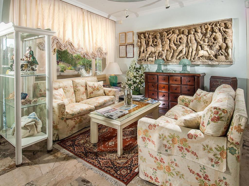 Des Nations - Vintage Sul Mare 4* Riccione