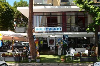 Hollywood Hotel 2*