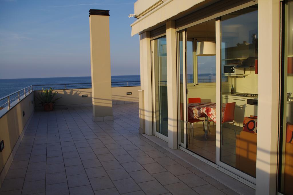 Hotel Avana Fronte Mare 3*