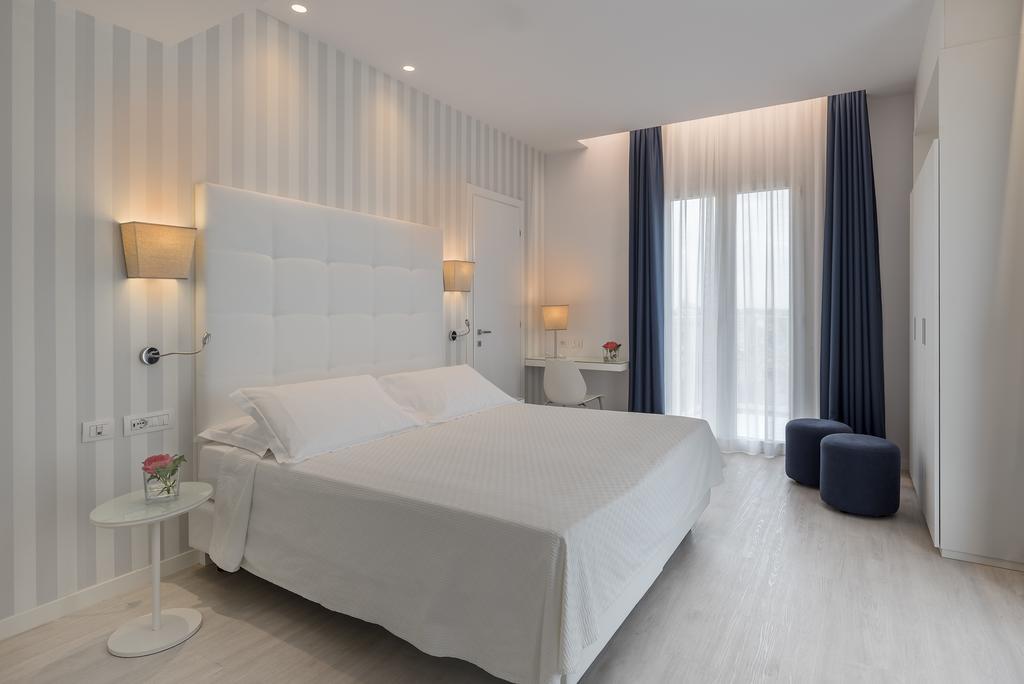 Fedora 3* Riccione