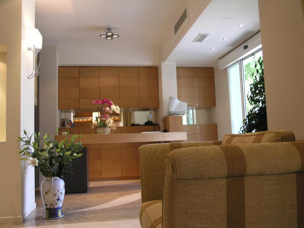 England Aparthotel 4*