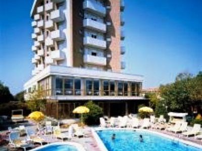 Alexandra Plaza Hotel 4*