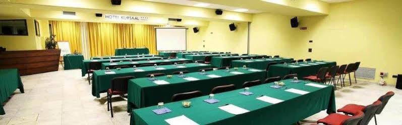 Kursaal - Fronte Mare Con Piscina 3* Riccione