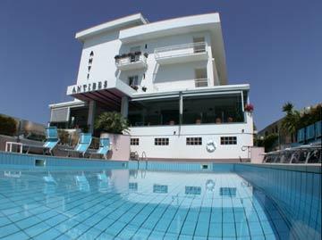Antibes Hotel 3*