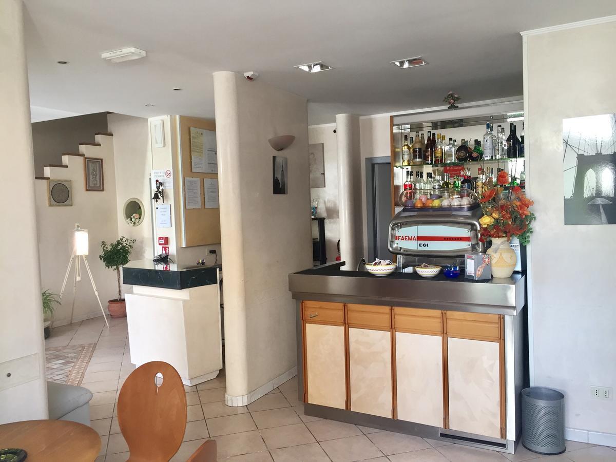 Monti Hotel *