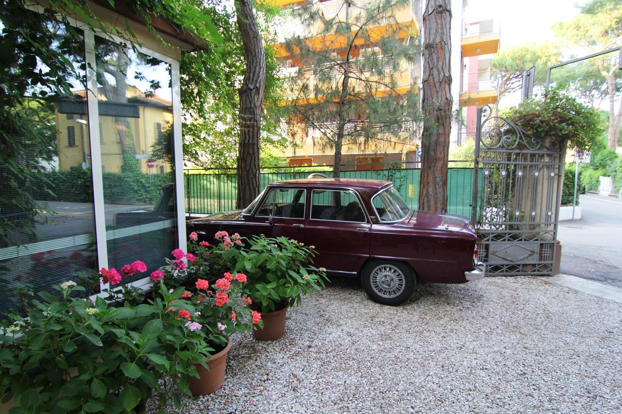 Garni Picnic Hotel *