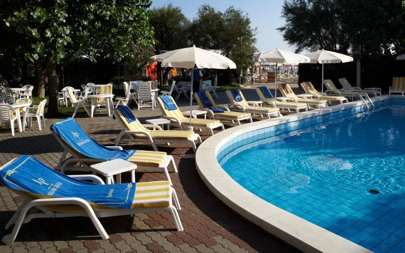 Alexandra Plaza Hotel 4*