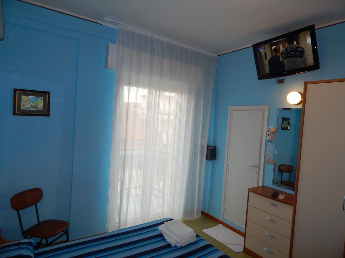Vera Hotel *