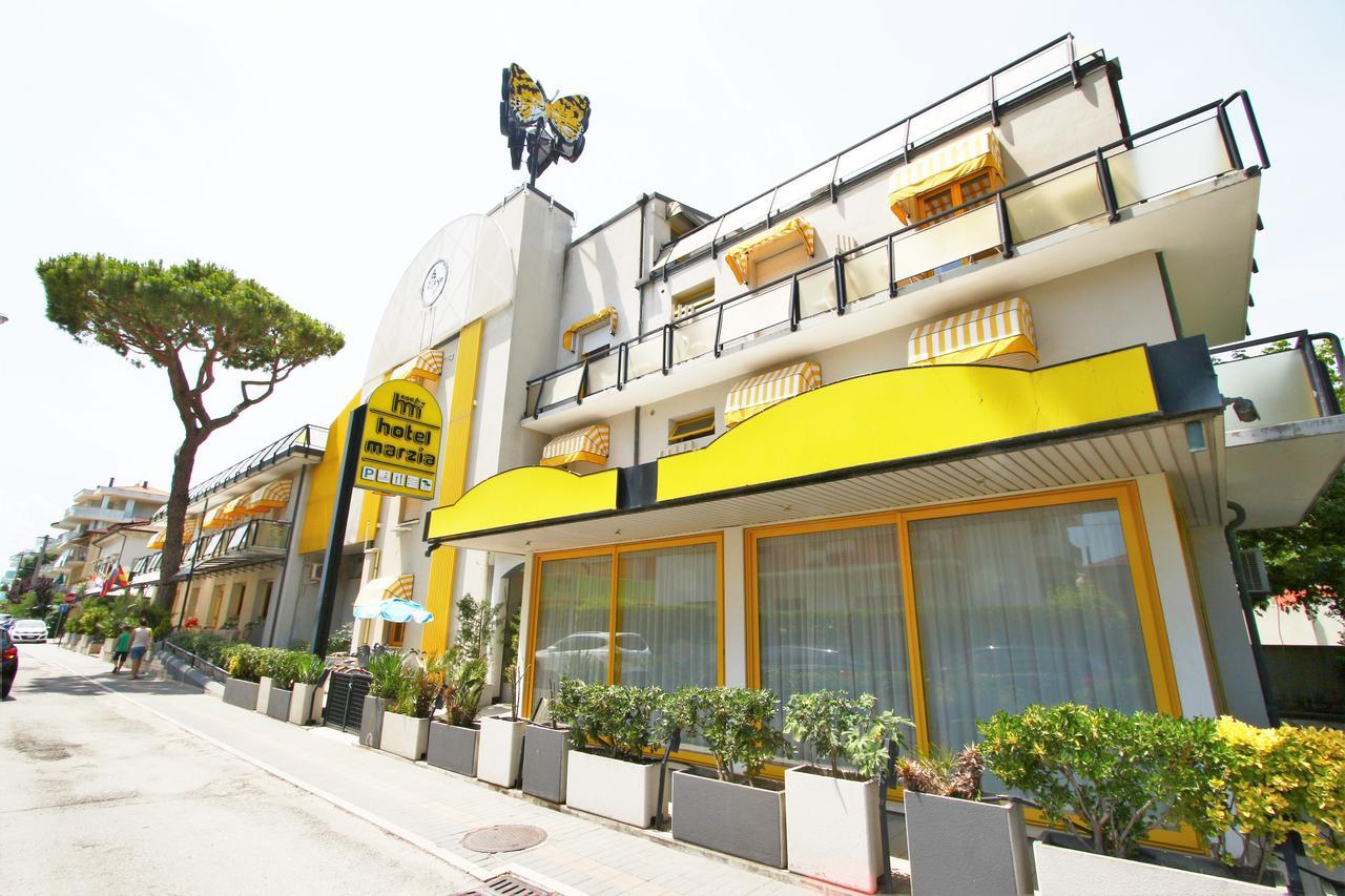 Hotel Marzia Con Piscina