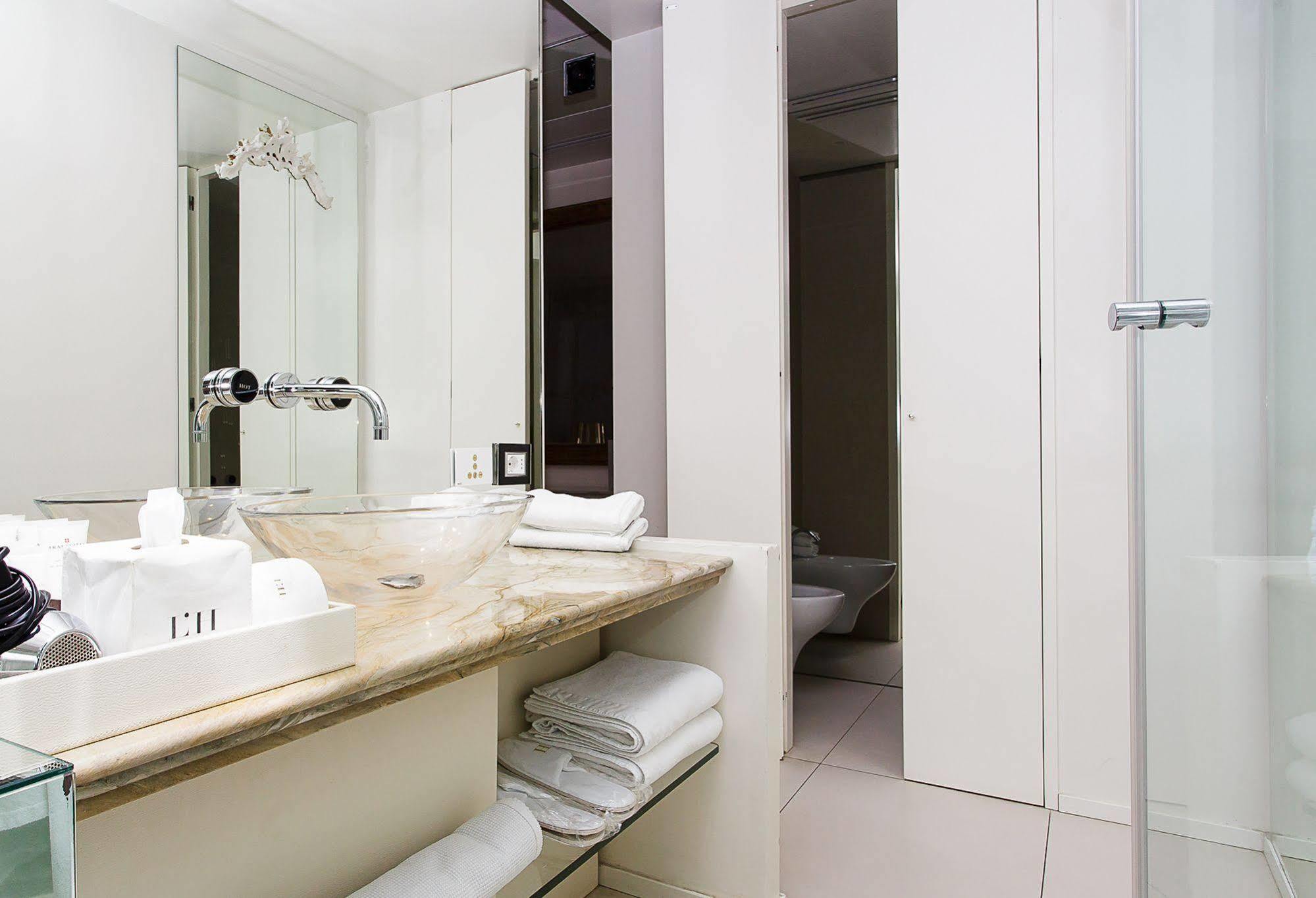 L'h Hotel 4*