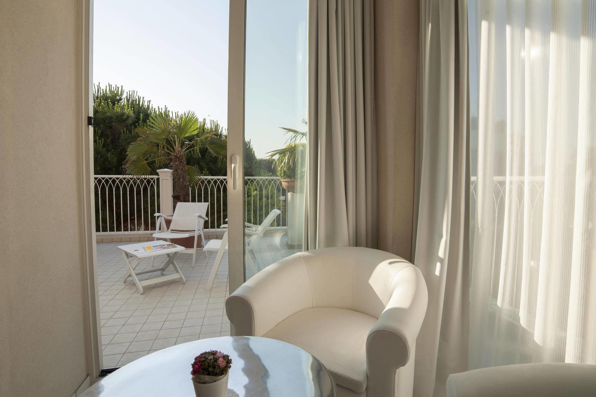Gala Hotel