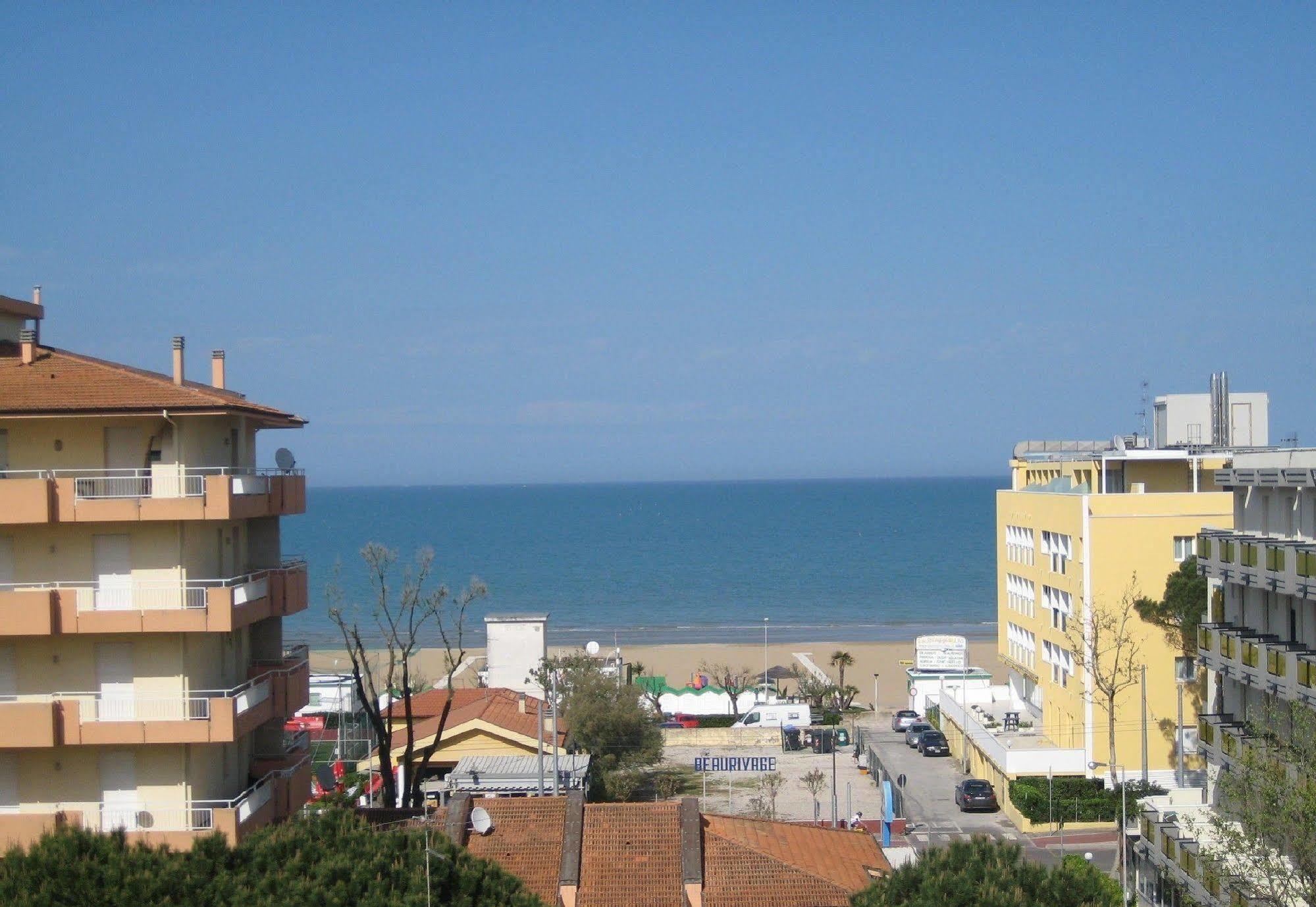 Alba Aparthotel 3*