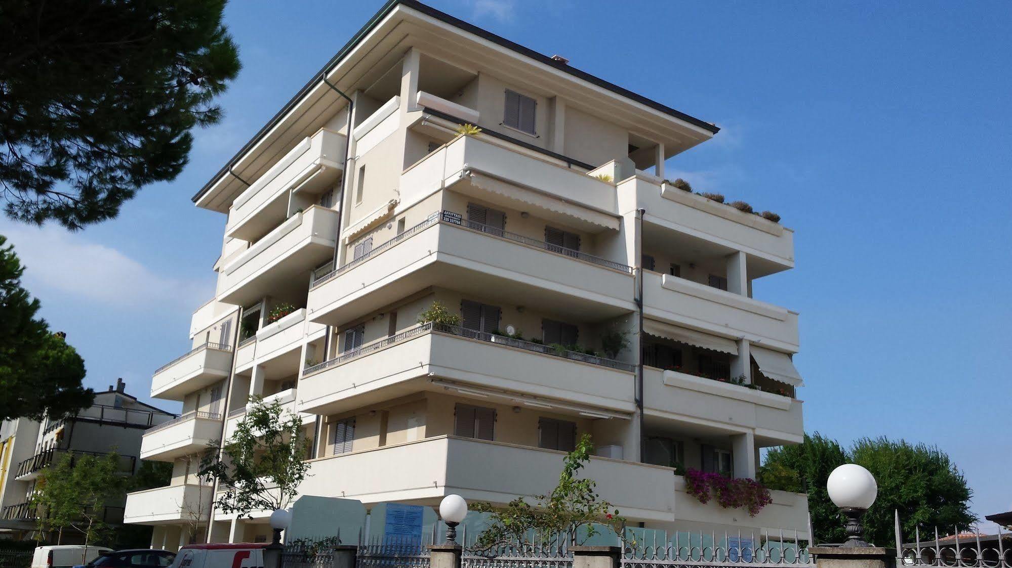 Aparthotel Alba 3*