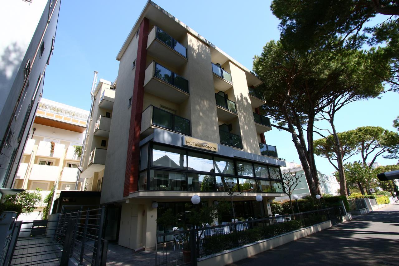 Hotel Monica
