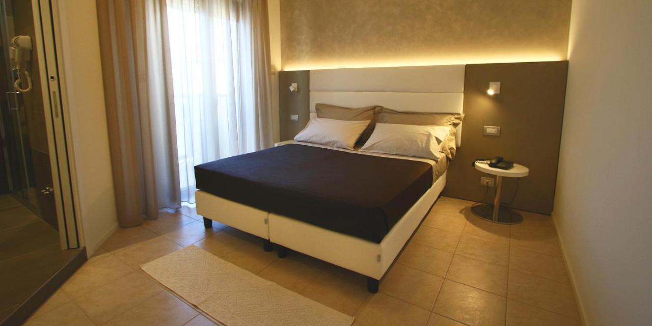 Hotel Monica 2*