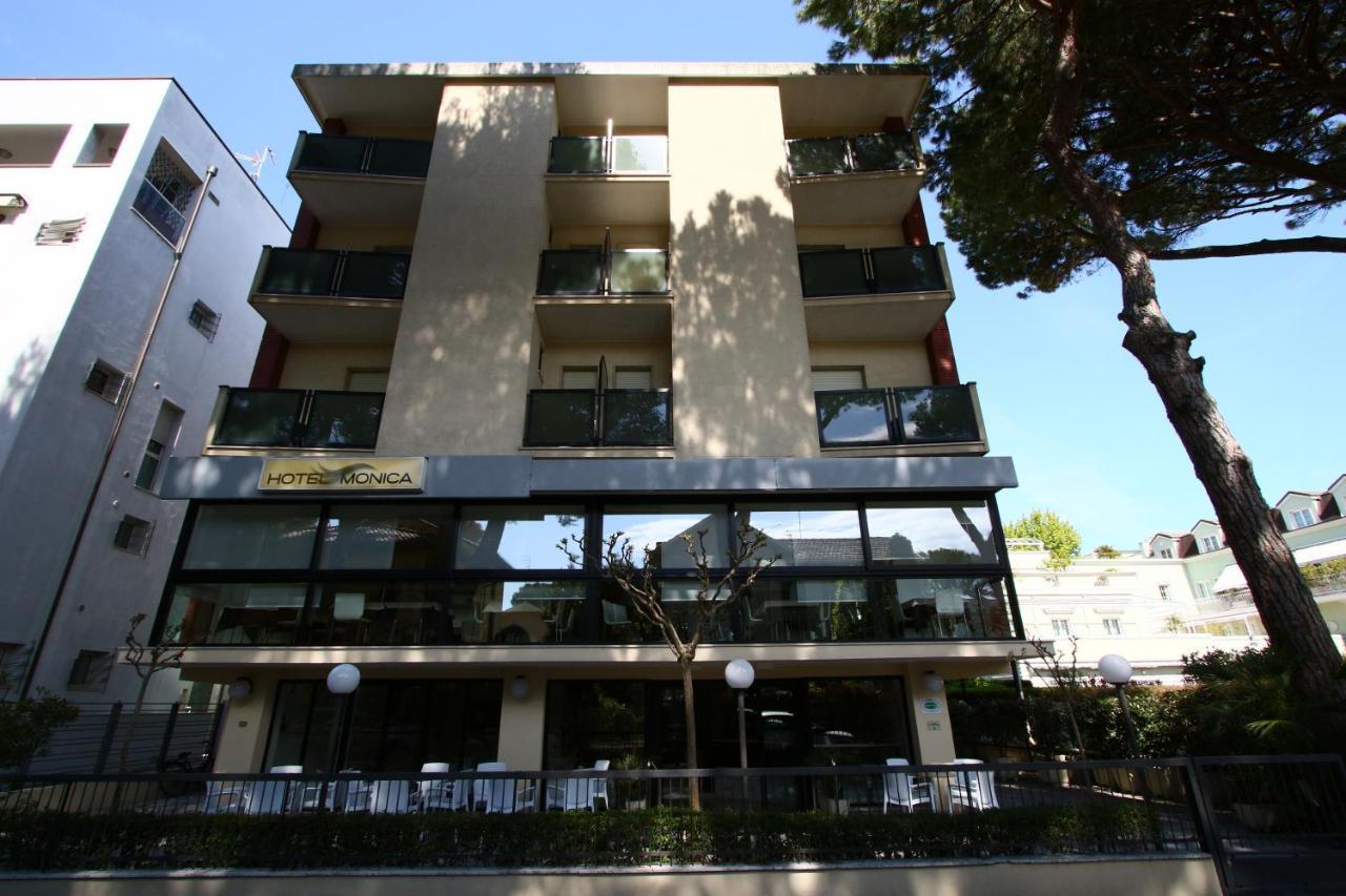 Hotel Monica