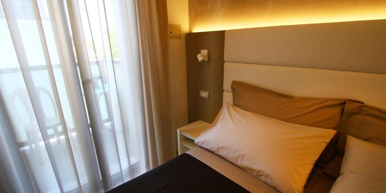 Monica Hotel