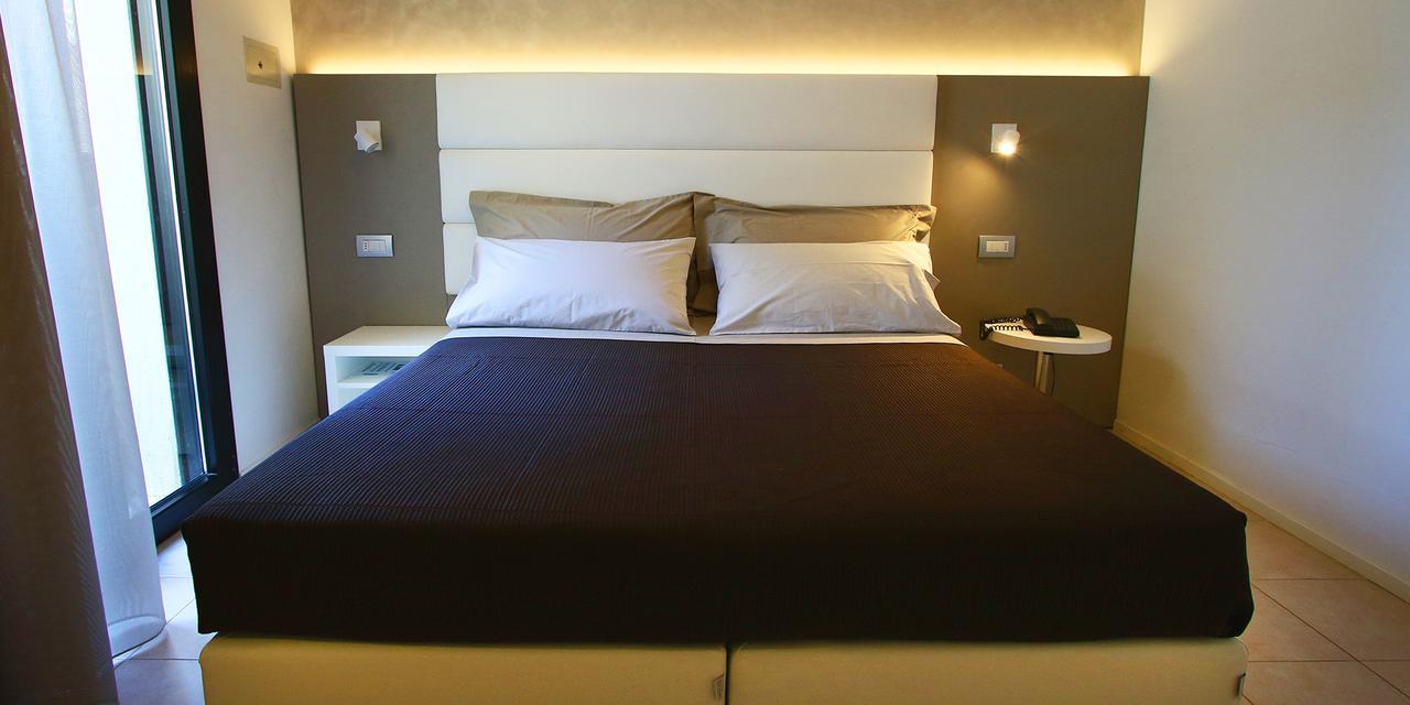 Hotel Monica