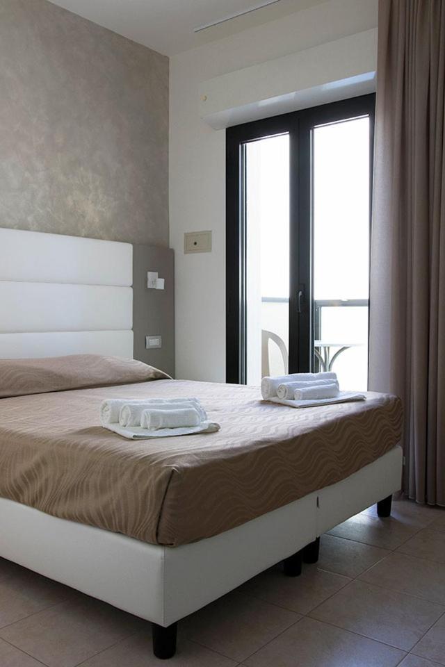 Monica Hotel