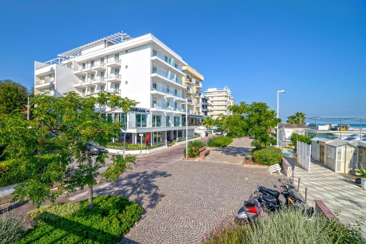 Kursaal - Fronte Mare Con Piscina Riccione