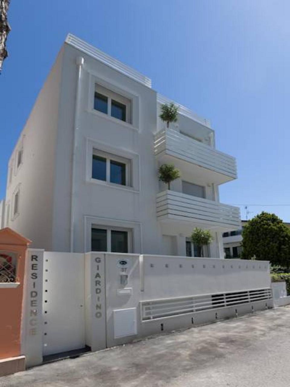 Giardino Aparthotel