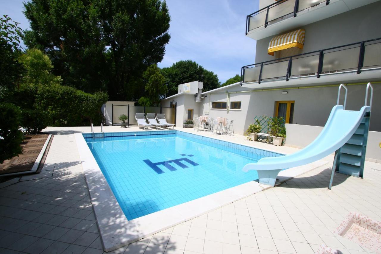 Hotel Marzia Con Piscina