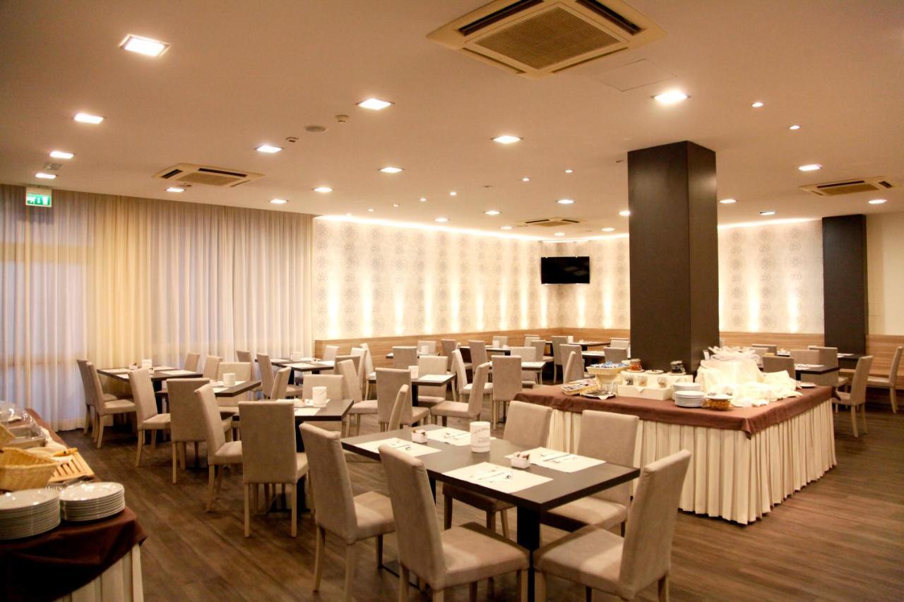 Hotel Majorca Sul Mare In Centro A Riccione