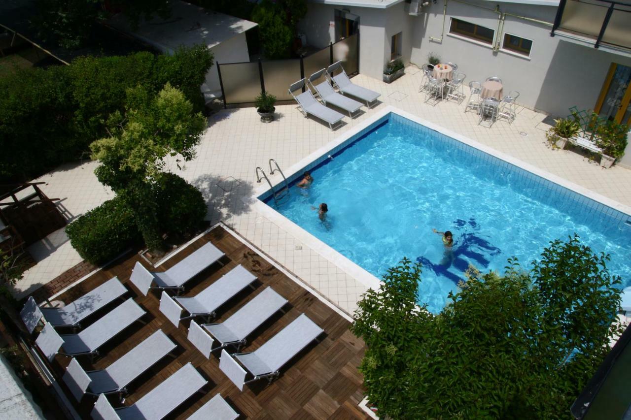 Marzia Con Piscina 3*