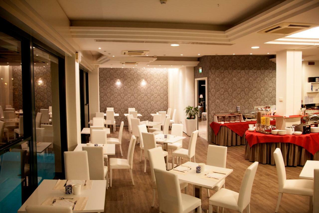 Hotel Montecarlo - Vista Mare Con Area Fitness Riccione