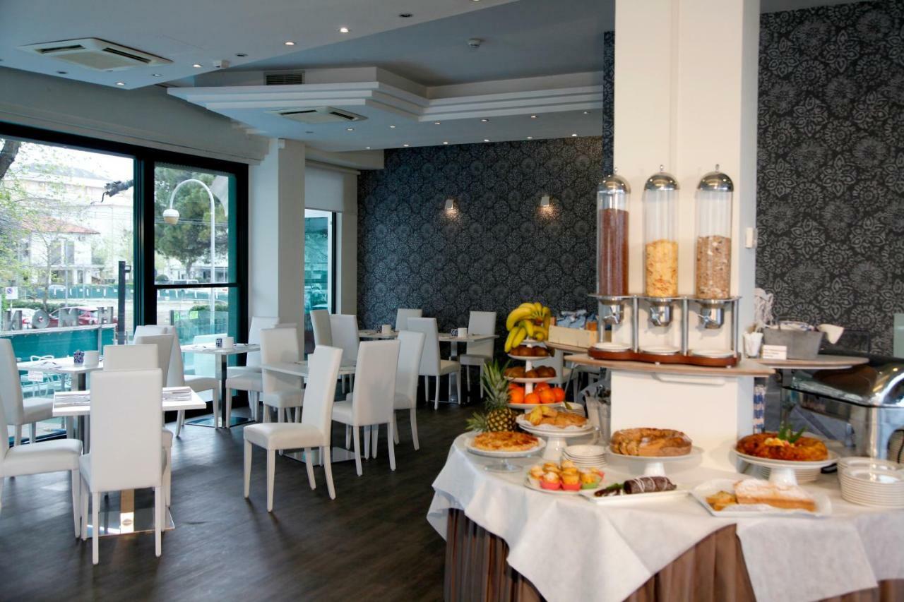 Montecarlo - Vista Mare Con Area Fitness 3* Riccione