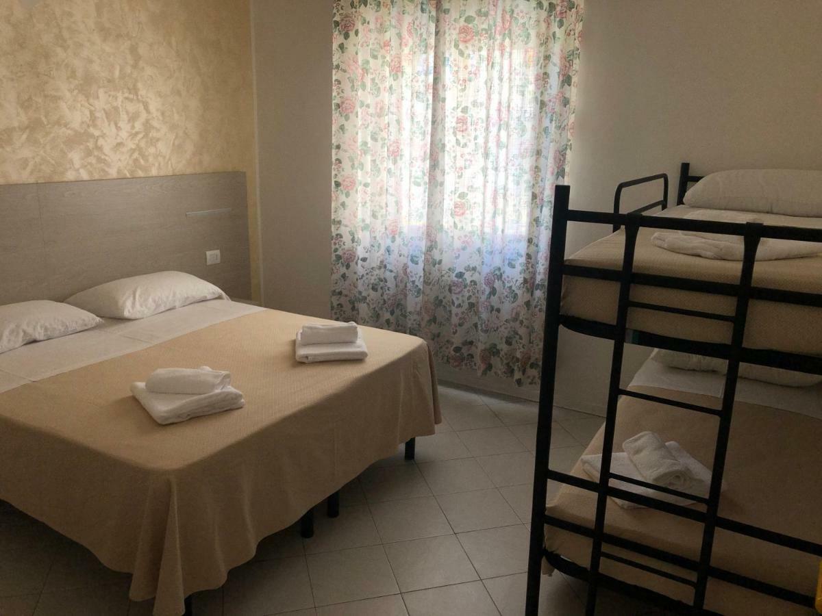 Marzia Con Piscina Hotel