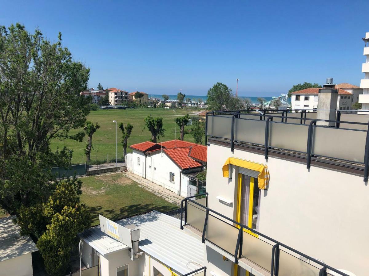 Hotel Marzia Con Piscina Riccione