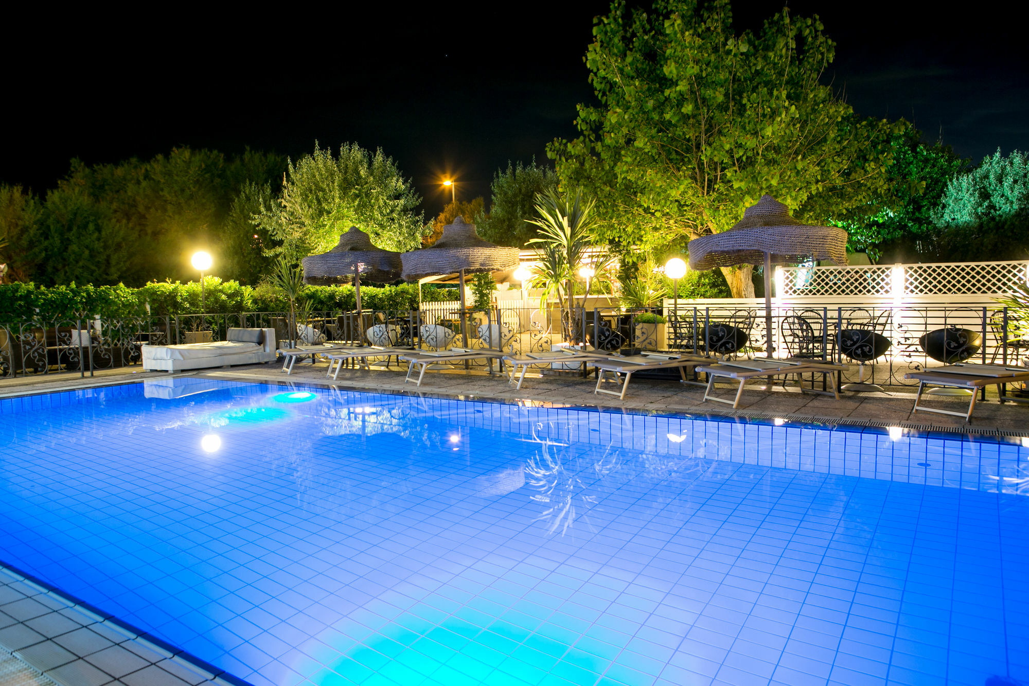 Liberty - Parking & Included Hotel 3*